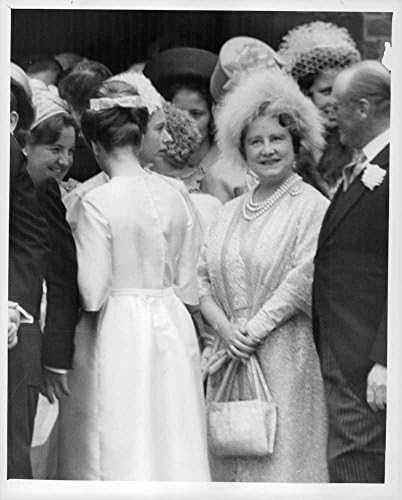 תצלום וינטג 'של המלכה ג'וליאנה מהולנד והנסיך ברנהרד באחת ההזדמנויות השתתפו.